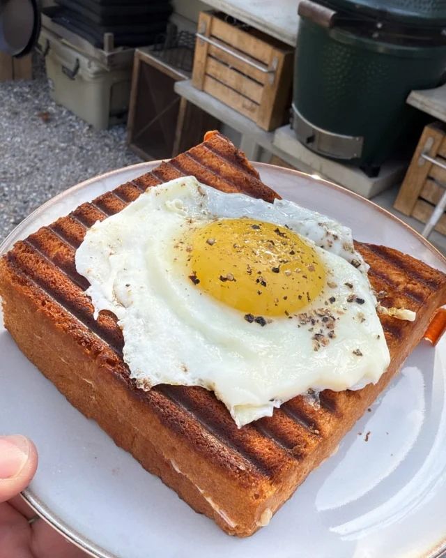 DEZE ZATERDAG!

Croque madame & Croque monsieur

Dit wil je proeven, waanzinnig lekker!

GEMAAKT DOOR ONZE BAKKER GUILLAUME IN ONZE KAS DEZE ZATERDAG TE BESTELLEN TUSSEN 13-16U BEPERKT AANTAL DUS OP=OP

#baguette #artisanal #bread #lunch #pain #ericslandwinkel #bakery #microbakery #kaas #pain #desem #bergennh #bergen #sourdough #bourgondisch #kustplaats #organic #biologisch #frenchbakery #breadmaking #brood #outdoorkitchen #glasshouse #croquemadame #croque #croquemonsieur #culinary #winkel #landwinkel #ericslandwinkelboulangerie